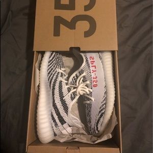 Brand New Adidas Original Yeezy Boost 350s 👟🦓
